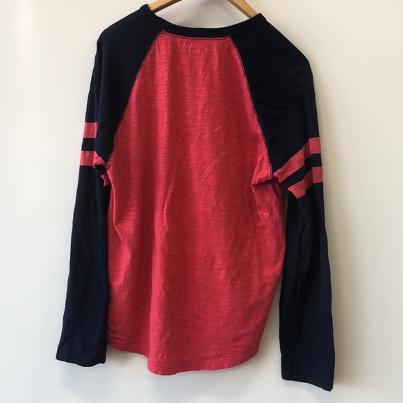 GAP Lightweight Raglan Shirt - Medium - Picture 5 of 7
